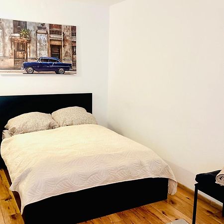 City Flat 8 อินโกลชตัดต์ ภายนอก รูปภาพ