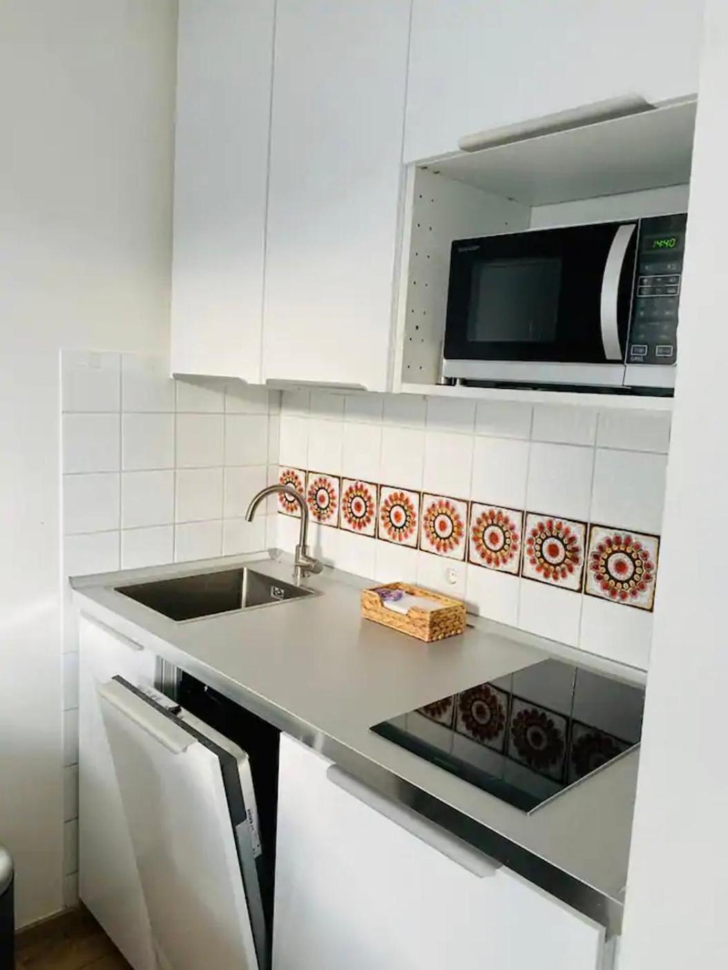 City Flat 8 อินโกลชตัดต์ ภายนอก รูปภาพ
